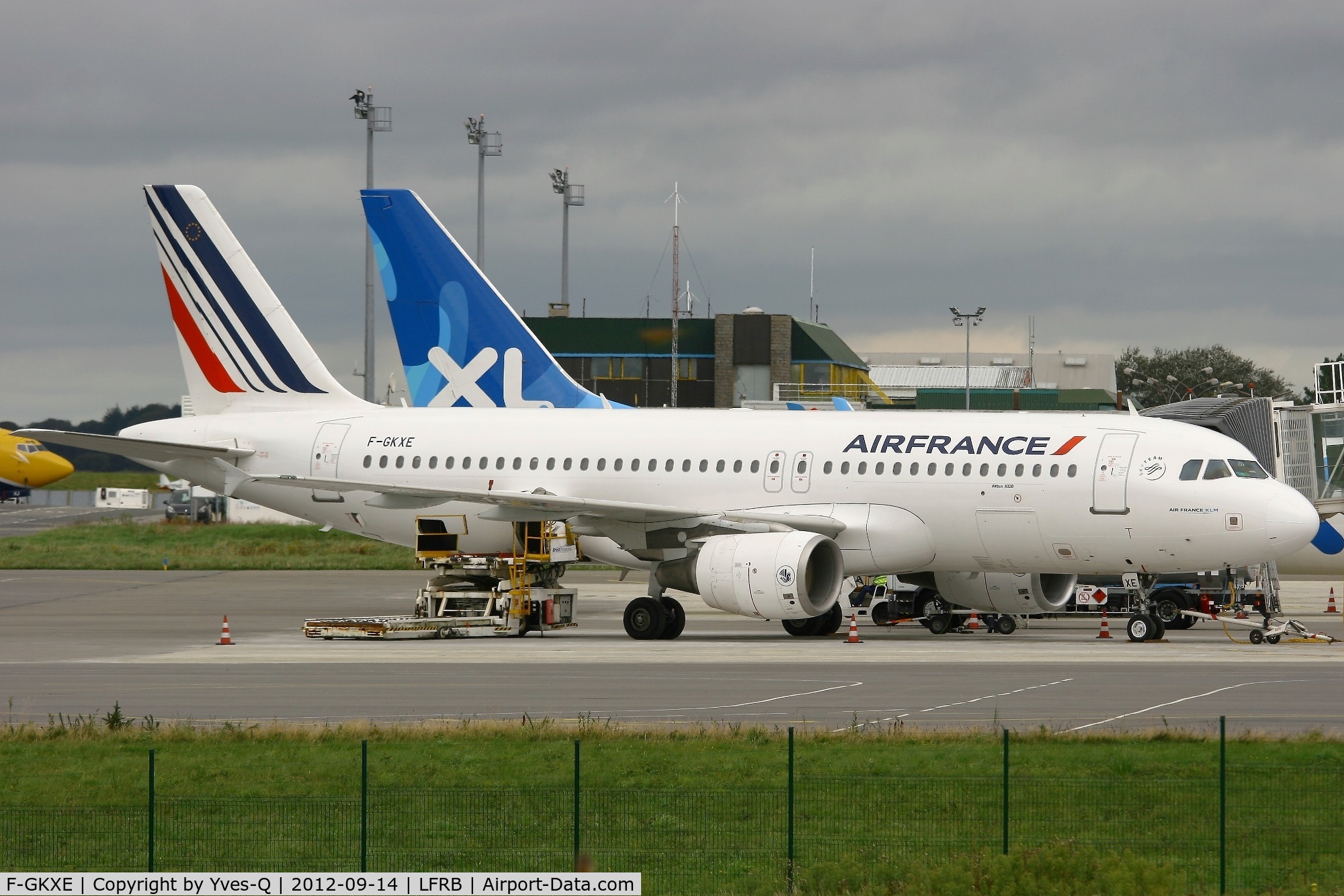 F-GKXE, 2002 Airbus A320-214 C/N 1879, Airbus A320-214, Air France, Boarding area, Brest-Bretagne Airport (LFRB-BES)