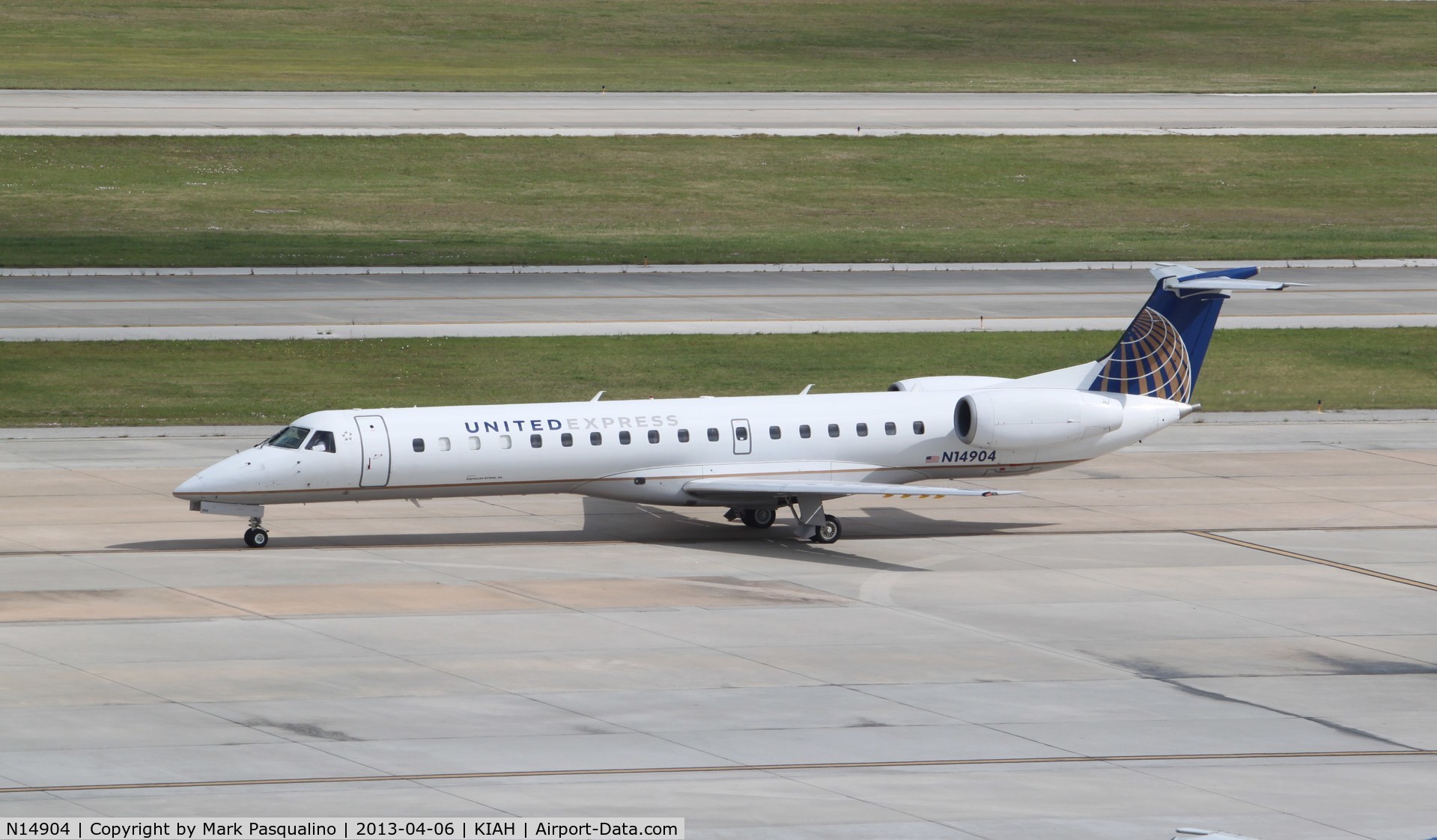N14904, 2001 Embraer ERJ-145LR (EMB-145LR) C/N 145477, EMB-145LR