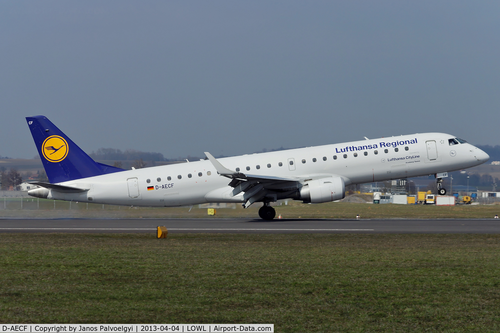 D-AECF, 2010 Embraer 190LR (ERJ-190-100LR) C/N 19000359, Lufthansa Embraer ERJ-190-100LR landing in LOWL/LNZ
