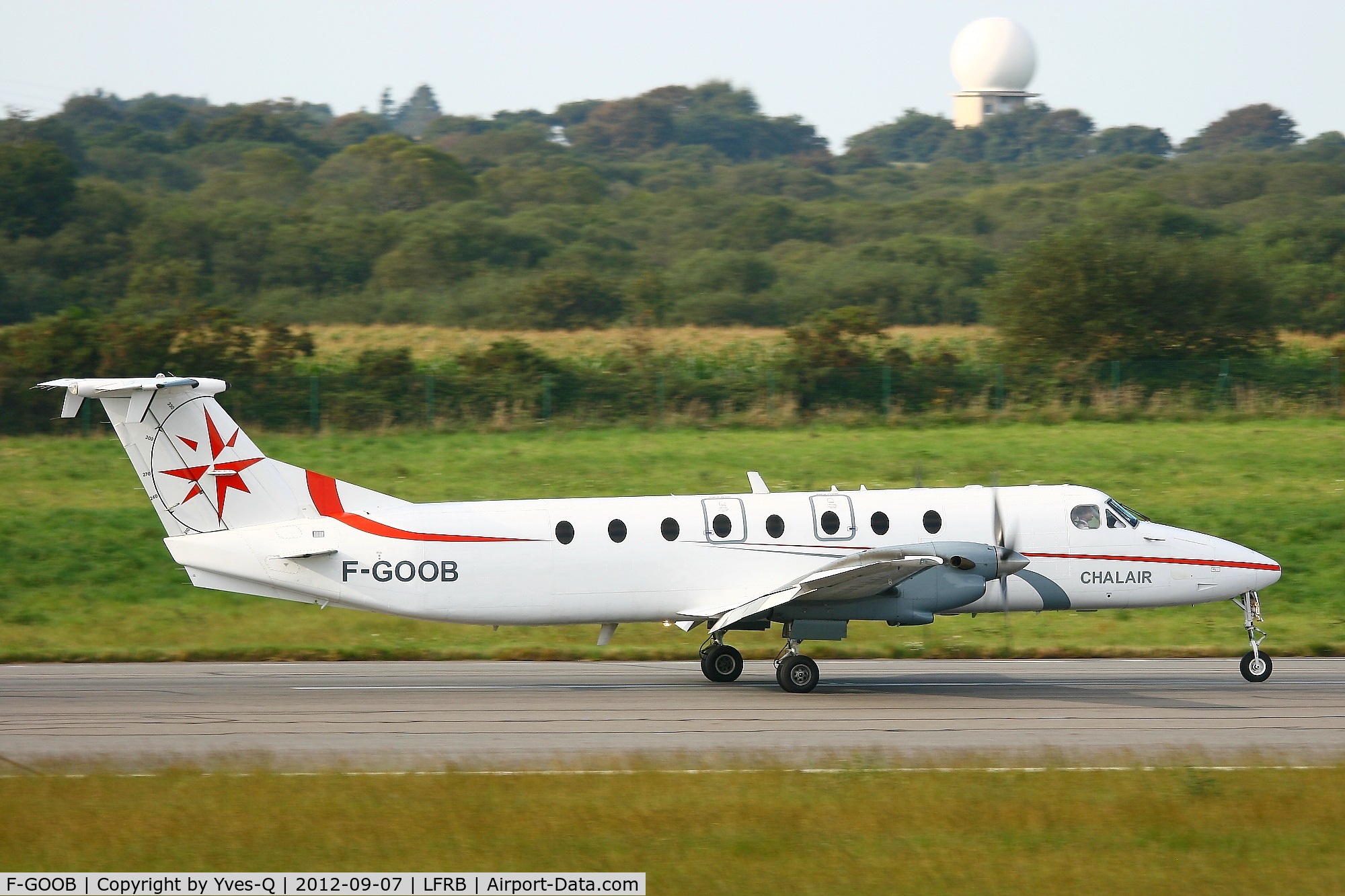 F-GOOB, 1991 Beech 1900C C/N UC-153, Beech 1900C-1, Take off run rwy 07R, Brest-Bretagne Airport (LFRB-BES)