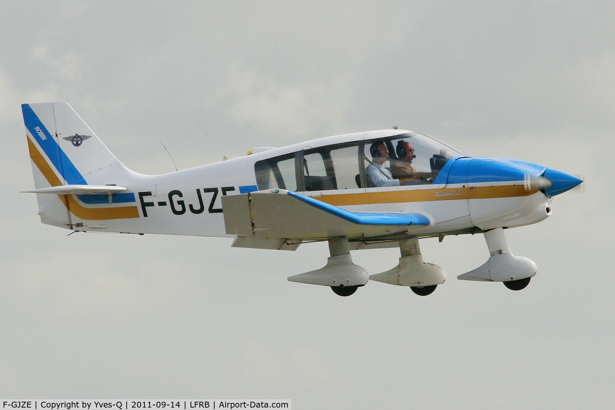 F-GJZE, Robin DR-400-120 Petit Prince C/N 2005, Robin DR 400-120, Take off rwy 07R, Brest-Bretagne Airport (LFRB-BES)