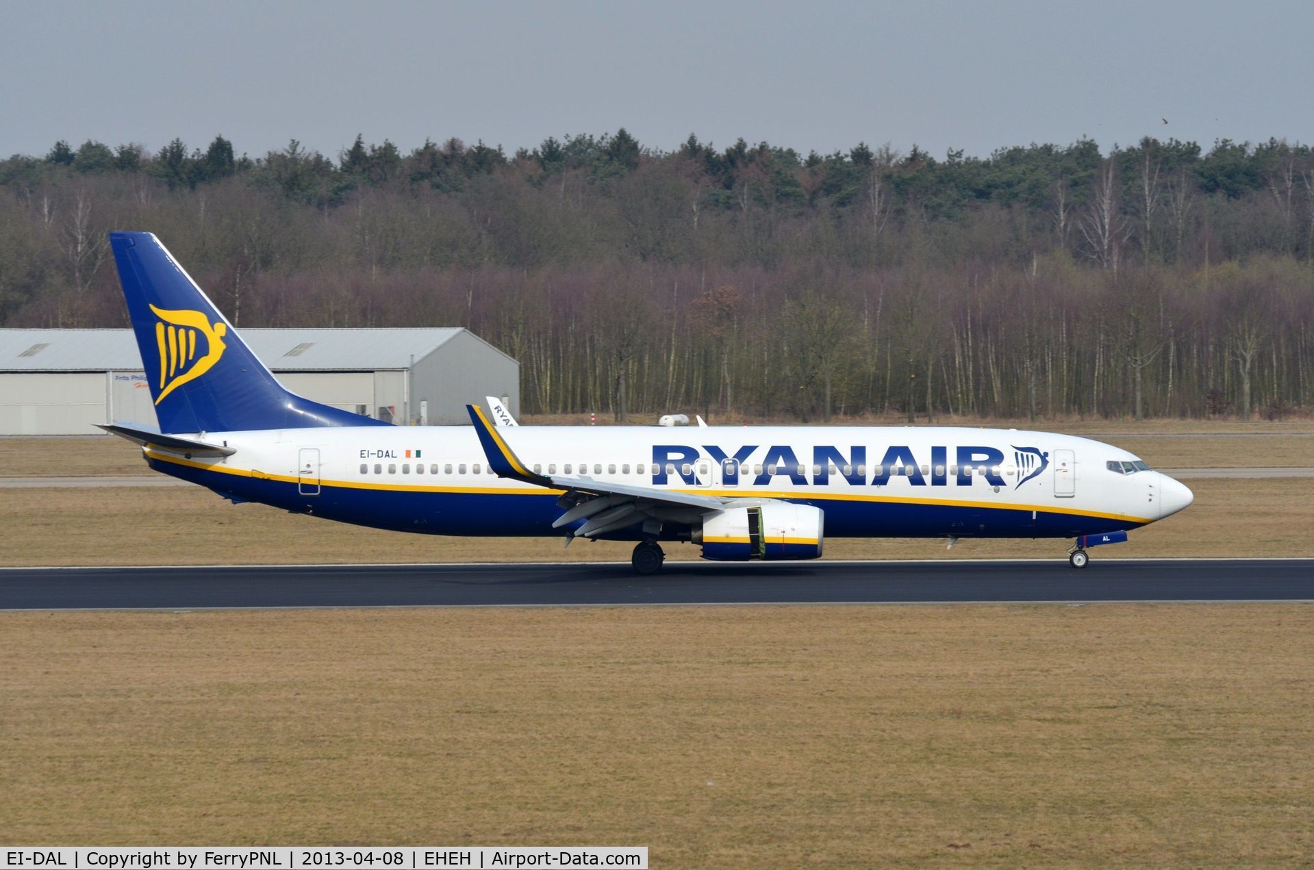 EI-DAL, 2003 Boeing 737-8AS C/N 33718, Ryanair B738 landed
