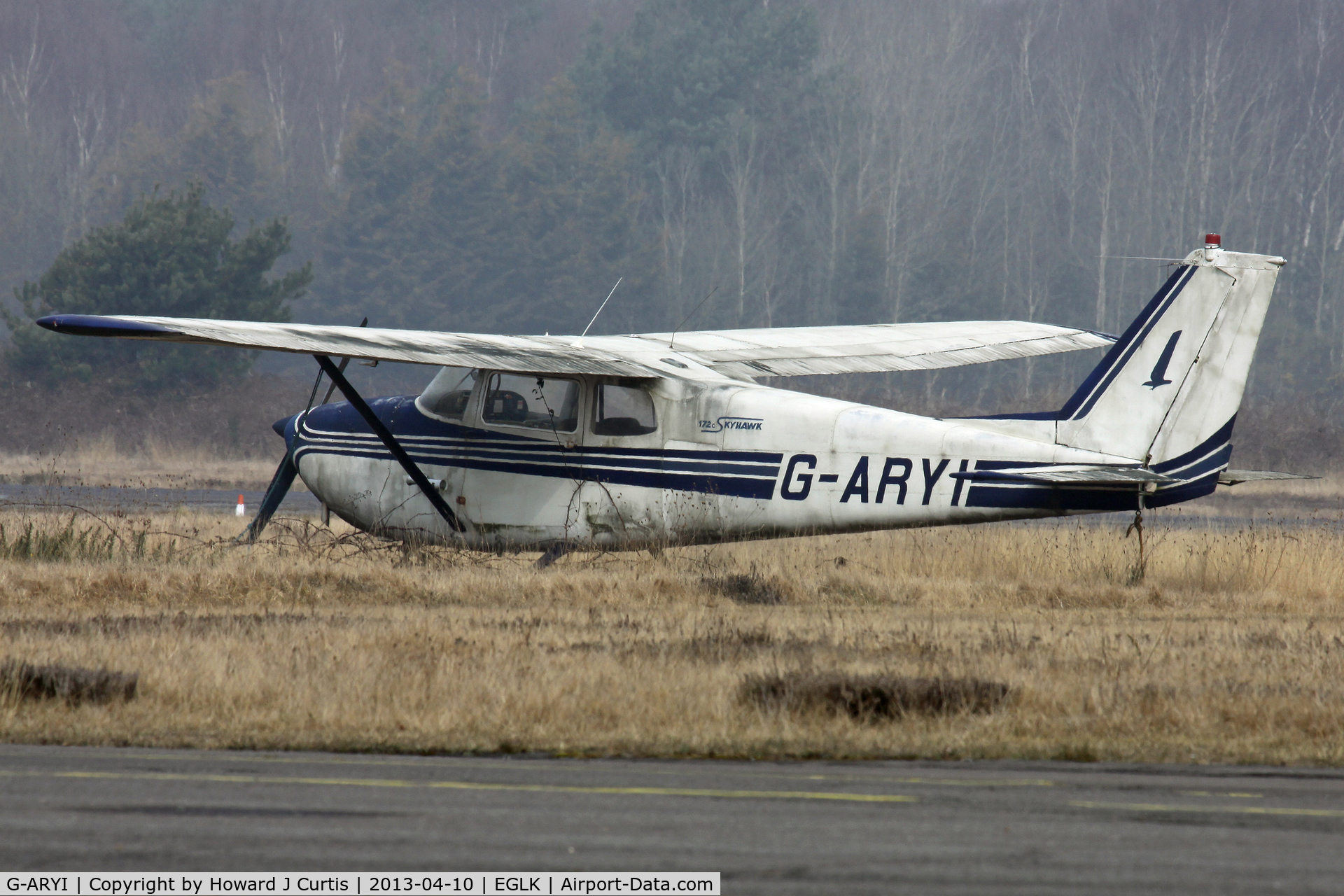 G-ARYI, 1962 Cessna 172C C/N 17249260, Privately owned. Looking a little unloved!