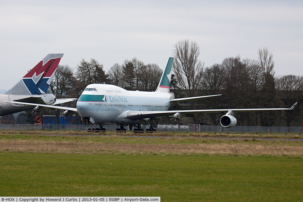 B-HOX, 1991 Boeing 747-467 C/N 24955, Ex Cathay Pacific; stored here.