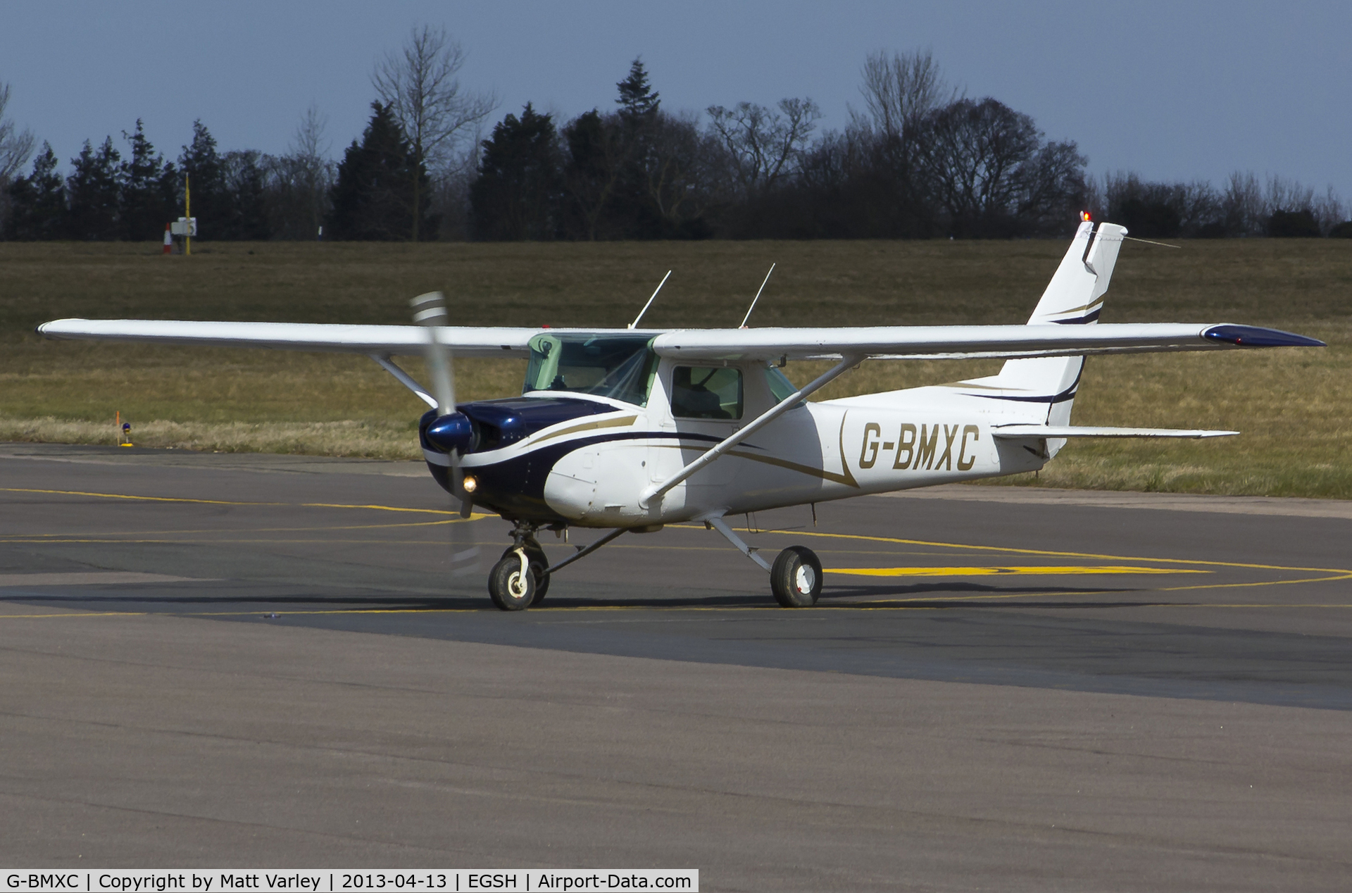 G-BMXC, 1977 Cessna 152 C/N 152-80416, Arriving at SaxonAir.