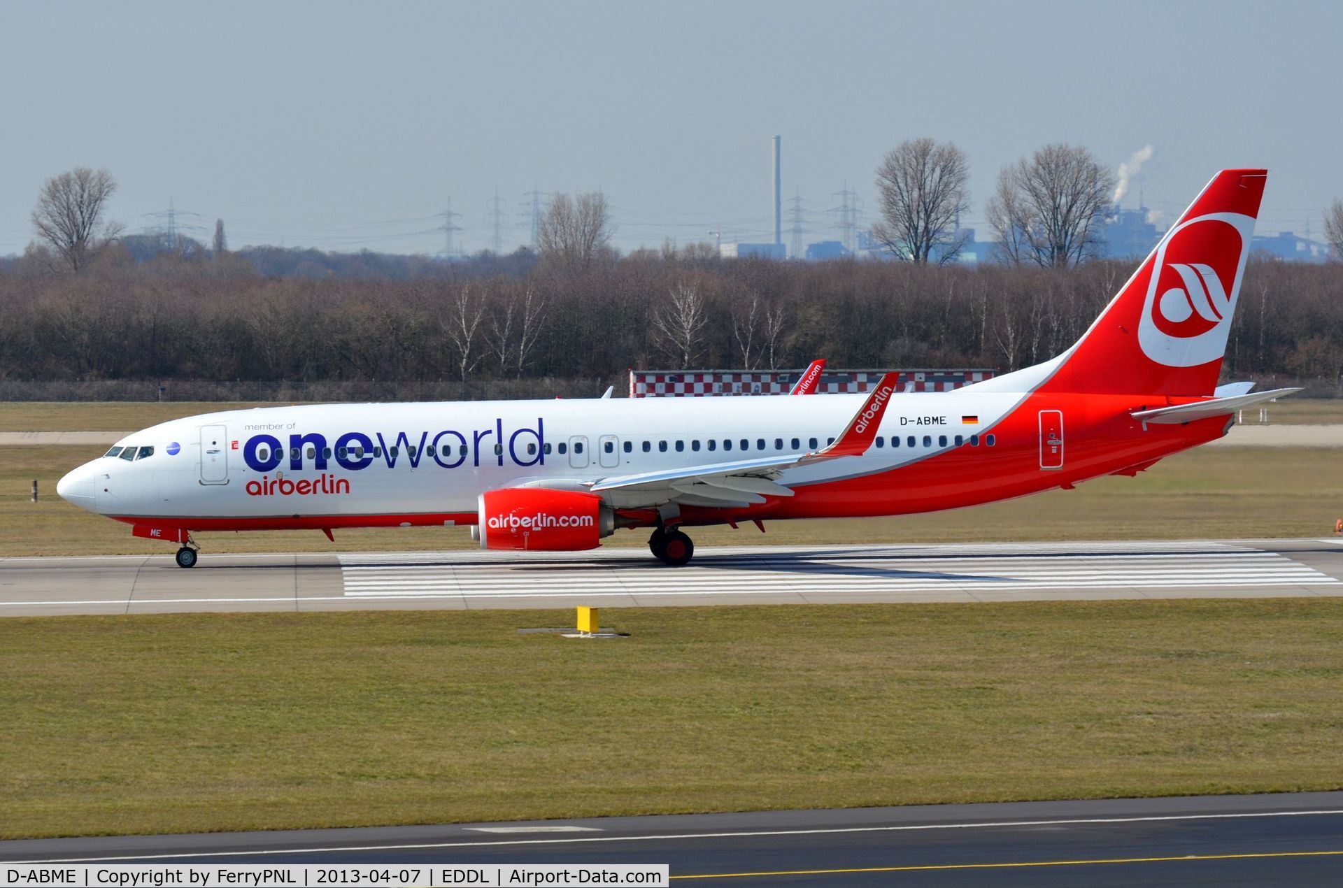 D-ABME, 2012 Boeing 737-86J C/N 37766, AB B738 with Oneworld tittles departing DUS.