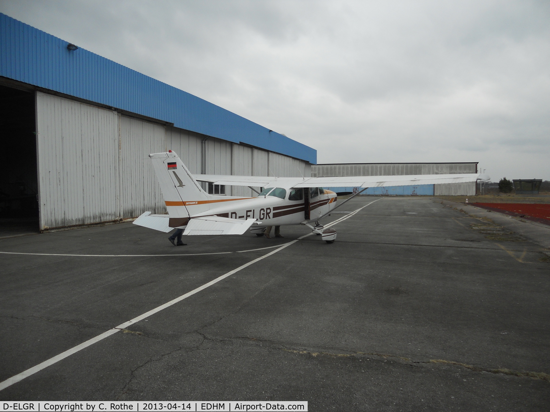 D-ELGR, Cessna 172N C/N 17271094, Aircraft from right/rear