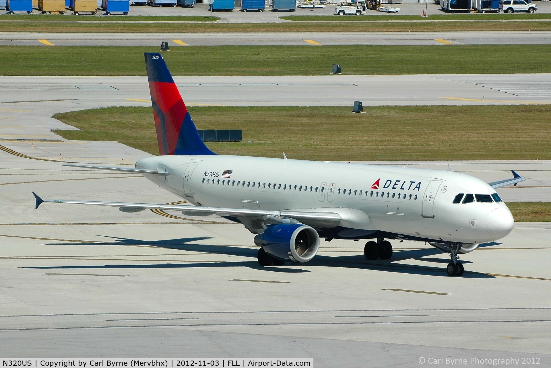 N320US, 1991 Airbus A320-211 C/N 213, Taken from the Hibiscus car park viewing area.