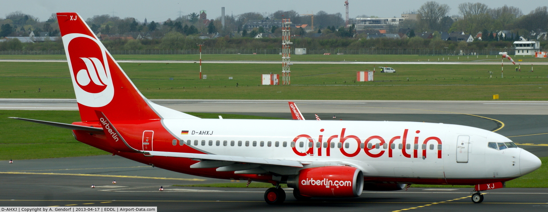 D-AHXJ, 2008 Boeing 737-7Q8 C/N 35277, TUiFly (Air Berlin cs.), is taxiing for departure at Düsseldorf Int´l (EDDL)