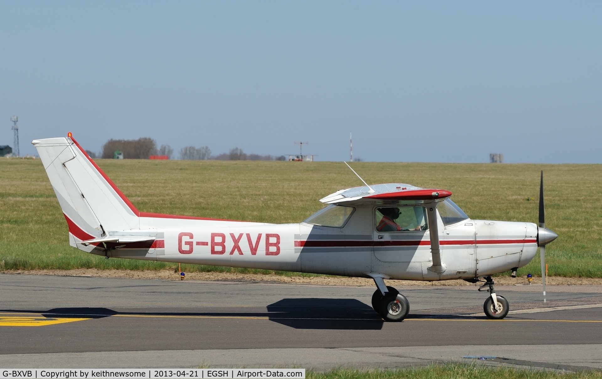 G-BXVB, 1979 Cessna 152 C/N 15282584, Leaving in strong sunlight.