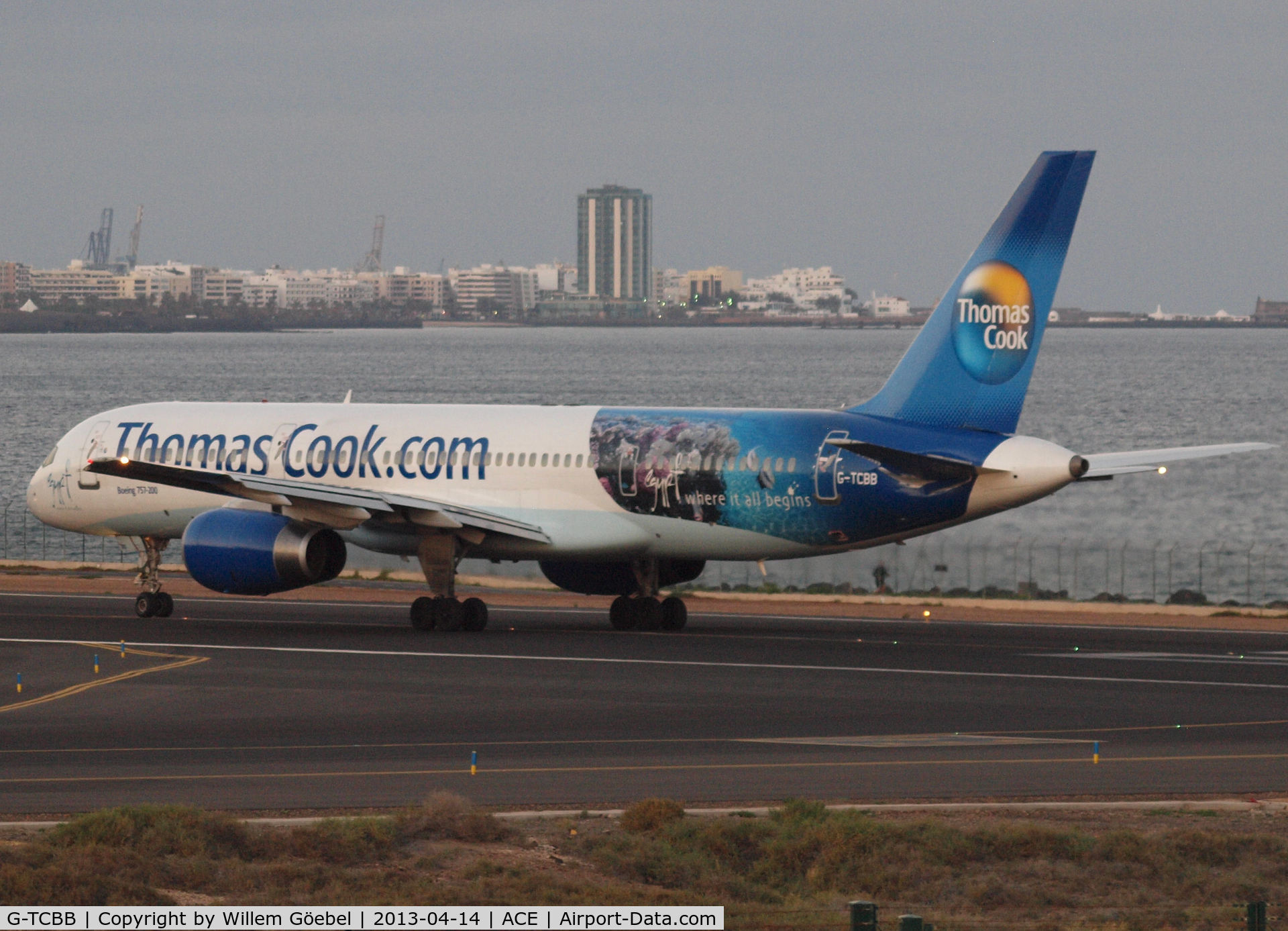 G-TCBB, 1999 Boeing 757-236 C/N 29945, Taxi to the runway of Lanzarote Airport