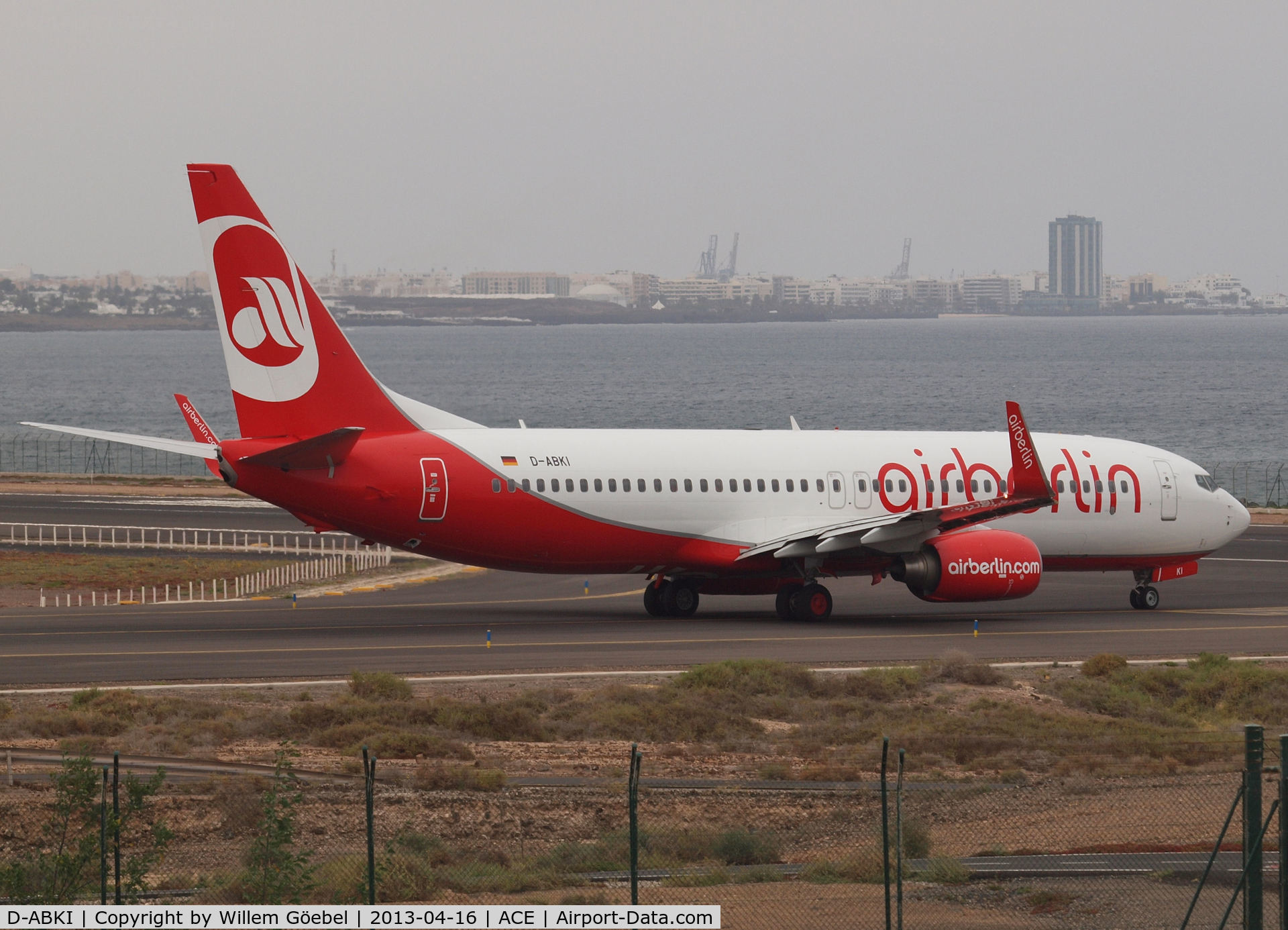 D-ABKI, 2009 Boeing 737-86J C/N 37748, Taxi to the runway of Lanzarote Airport