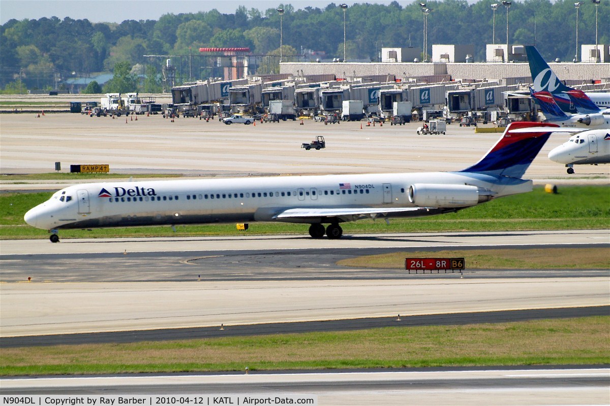 N904DL, 1987 McDonnell Douglas MD-88 C/N 49535, McDonnell Douglas DC-9-88 [49545] (Delta Air Lines) Atlanta-Hartsfield~N 12/04/2010.