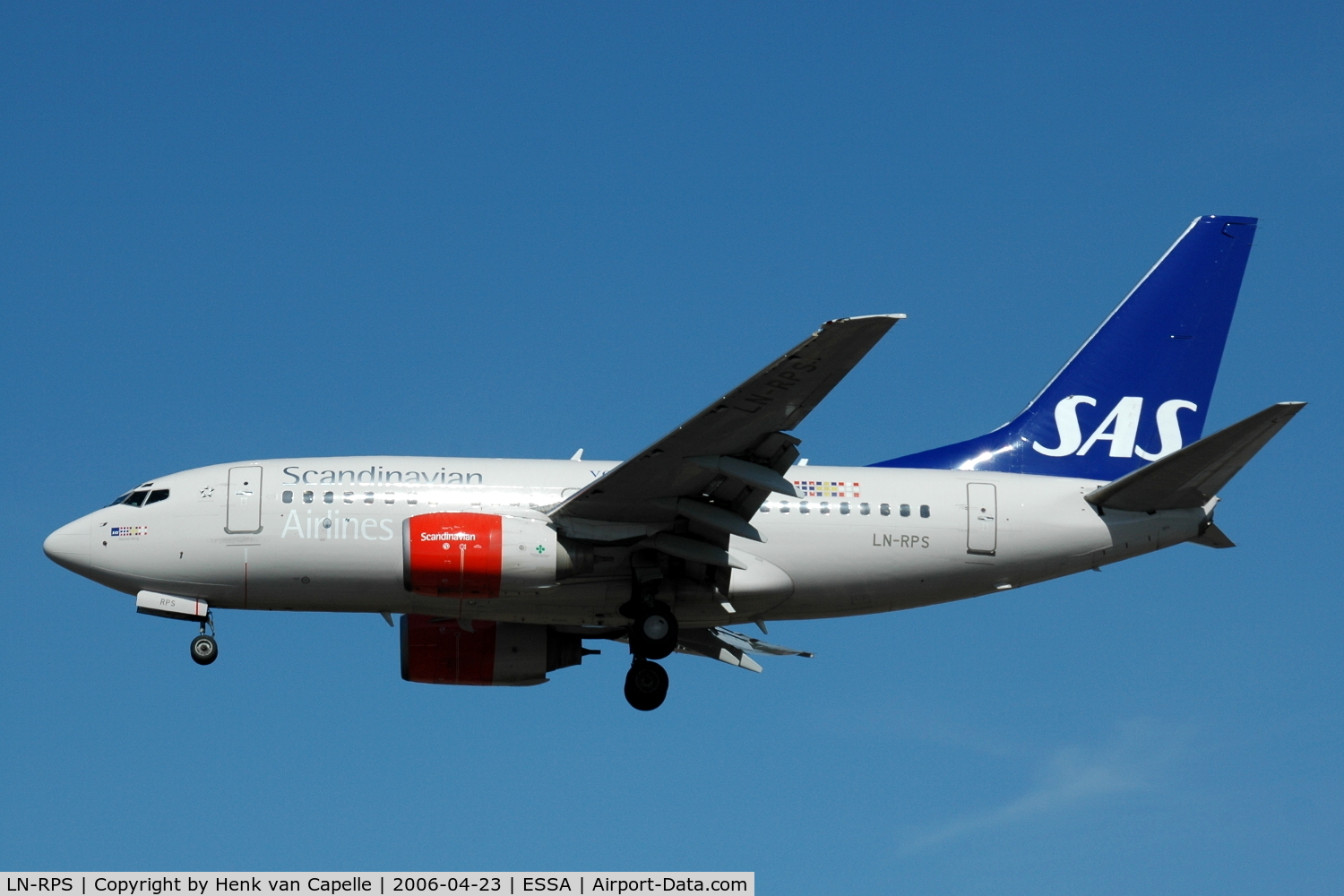 LN-RPS, 1998 Boeing 737-683 C/N 28298, Scandinavian Airlines Boeing 737-600 approaching Stockholm Arlanda airport, Sweden.