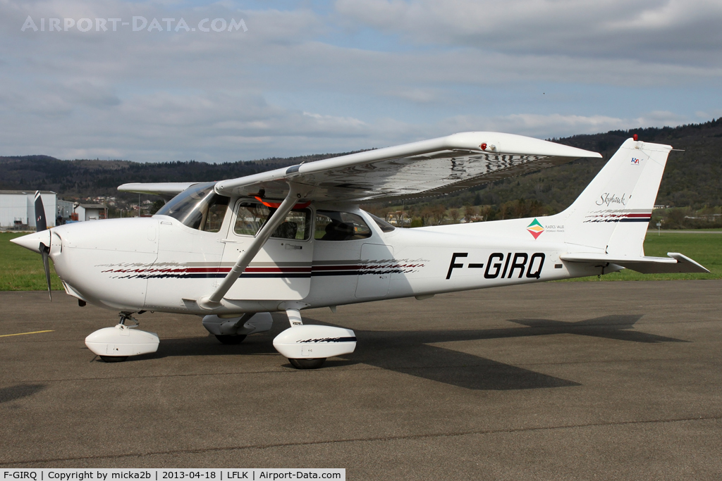F-GIRQ, Cessna 172R C/N 17280293, Parked