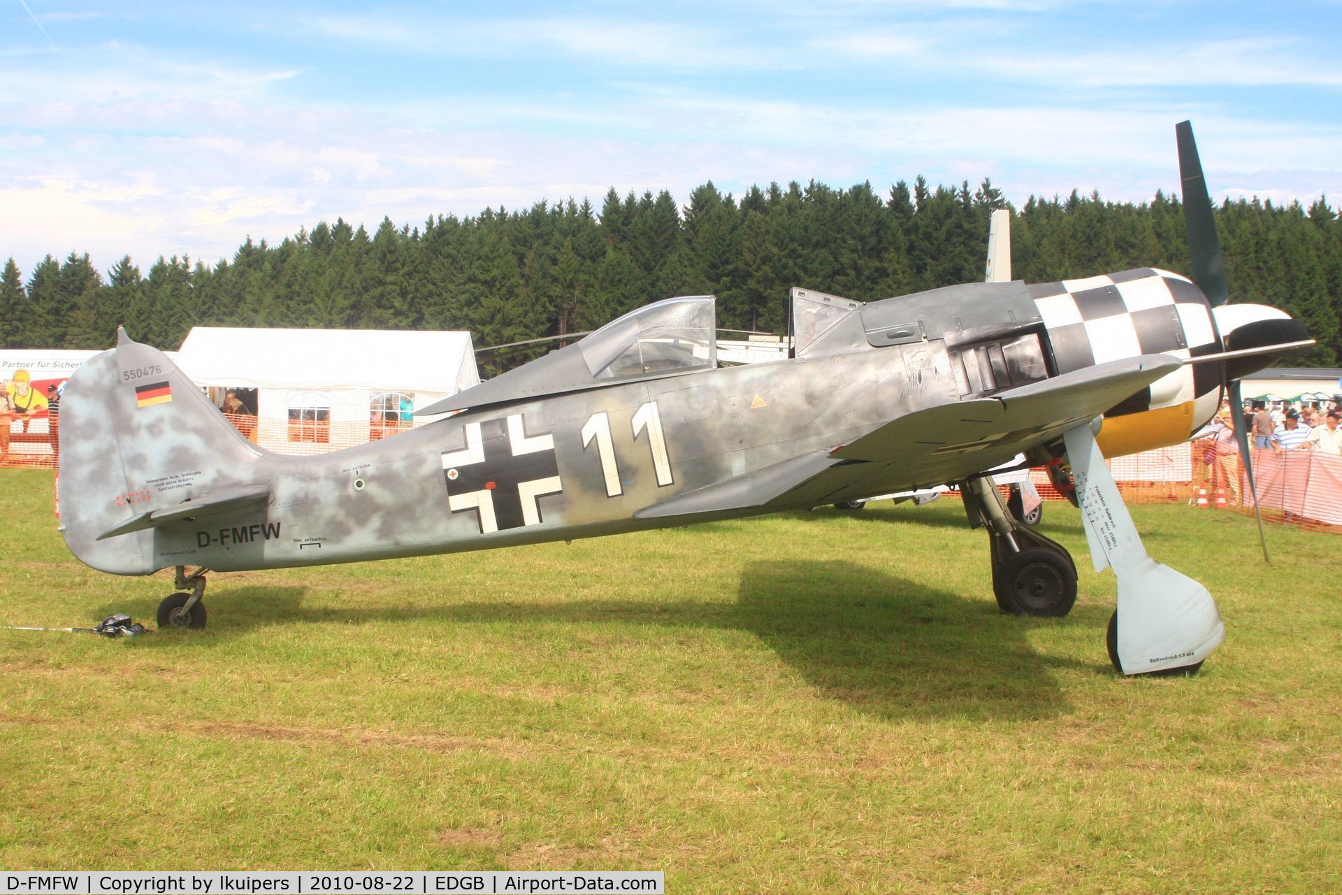 D-FMFW, Flugwerk Fw 190-A8/N Replica C/N 550476, This Flugwerk Fw190 was at an airshow on a small airfield, Breitscheid, in the German Westerwald