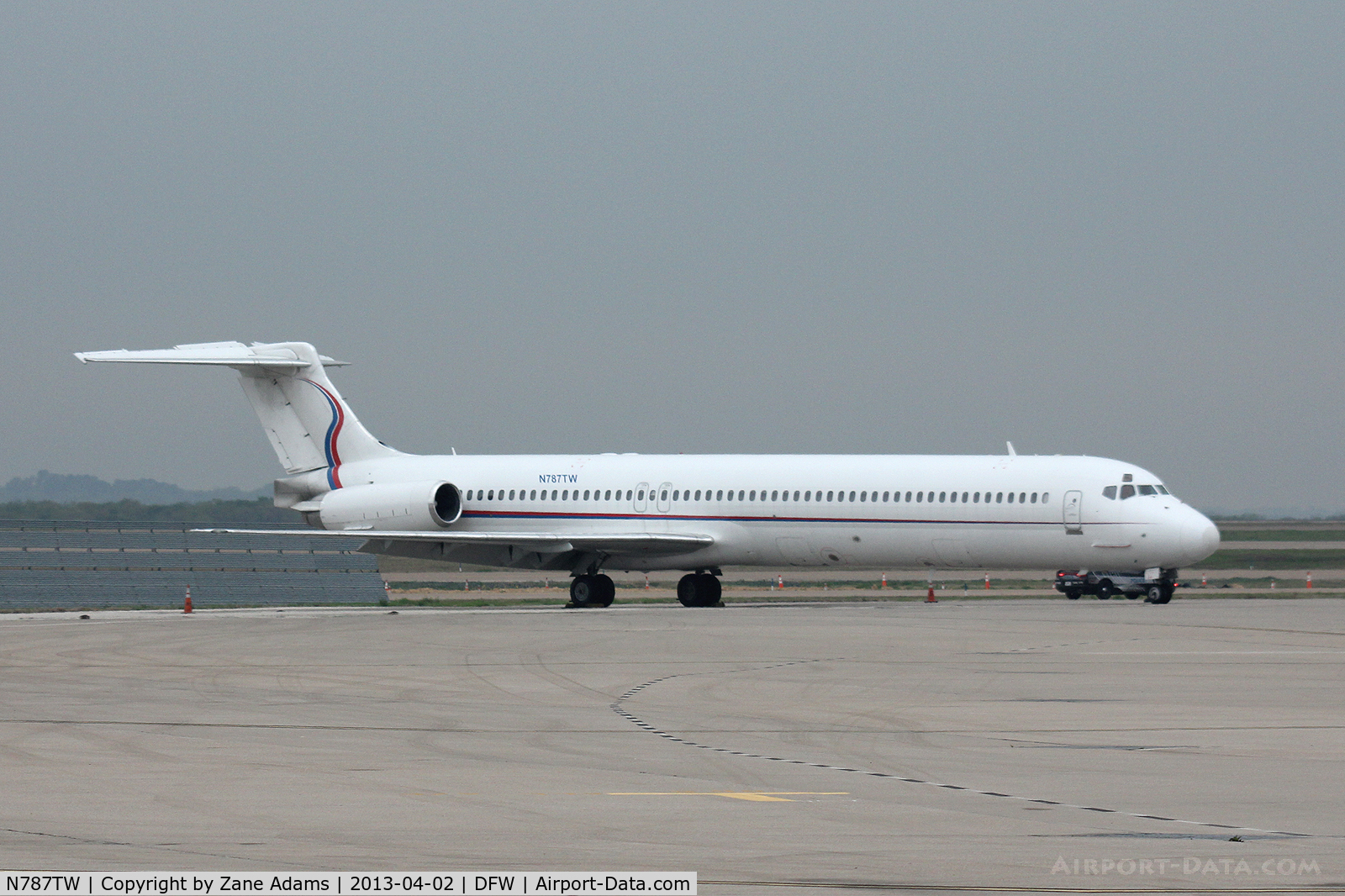 N787TW, 1991 McDonnell Douglas MD-83 (DC-9-83) C/N 49945, At DFW Airport
