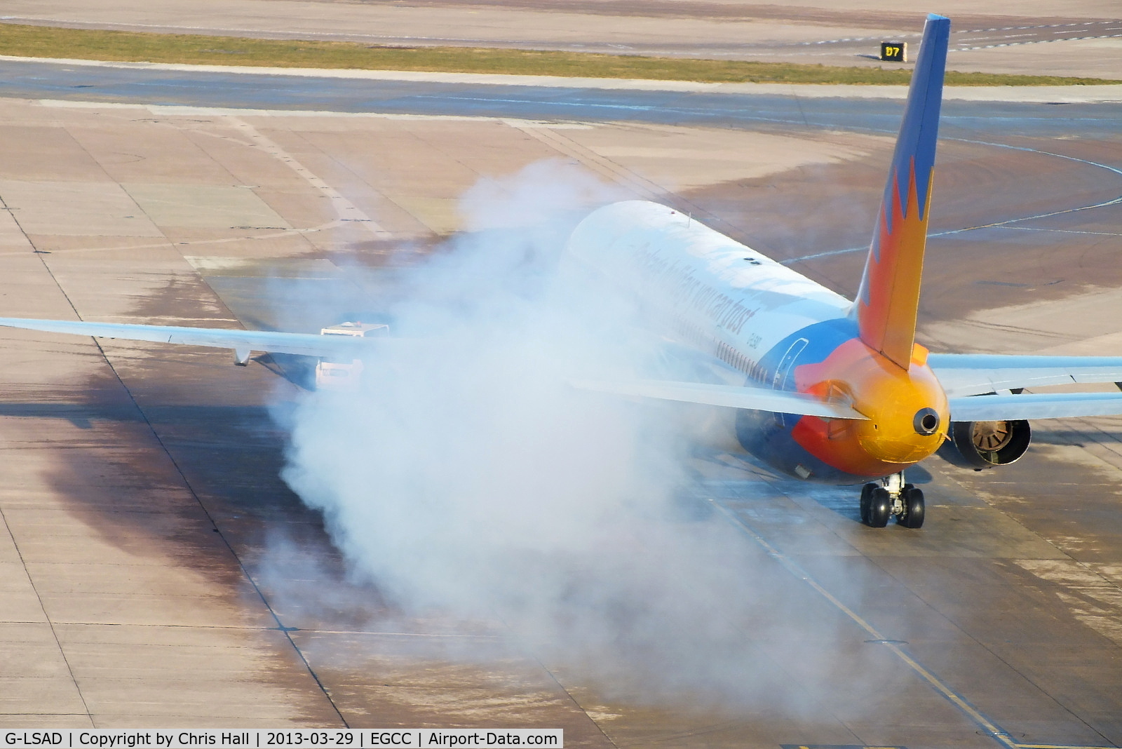 G-LSAD, 1989 Boeing 757-236 C/N 24397, smokey engine start