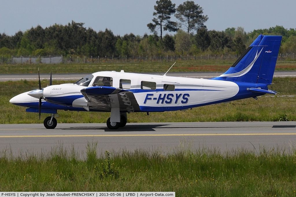 F-HSYS, 2012 Piper PA-34-220T Seneca V C/N 3449464, take off runway 05