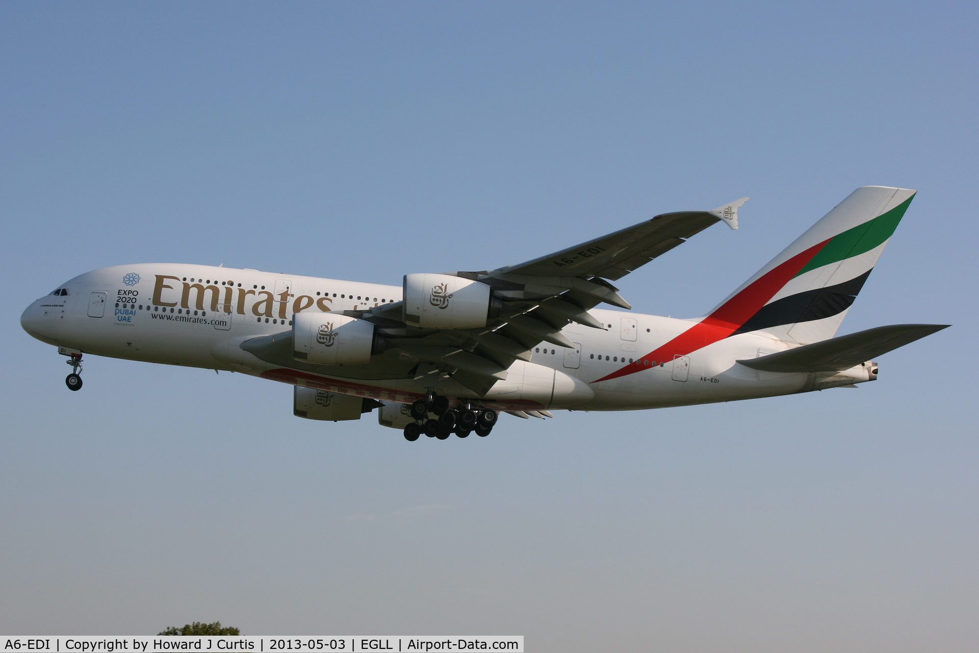 A6-EDI, 2009 Airbus A380-861 C/N 028, Emirates. On approach to runway 27L.