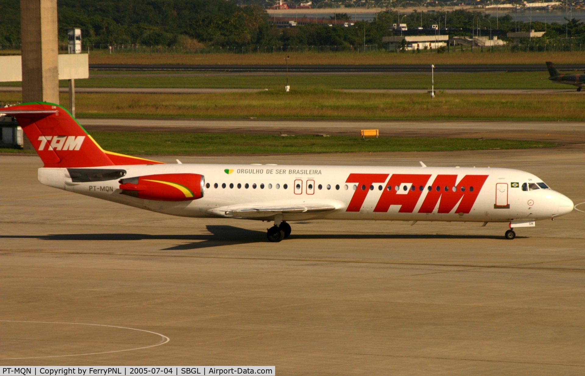 PT-MQN, 1992 Fokker 100  (F-28-0100) C/N 11409, TAM Fk100 taxiing out to depart GIG