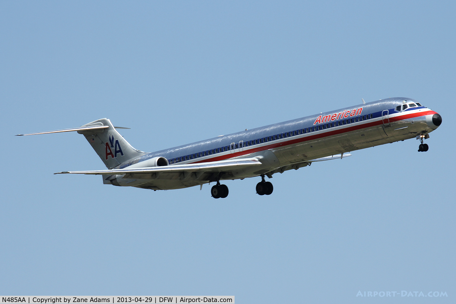 N485AA, 1988 McDonnell Douglas MD-82 (DC-9-82) C/N 49678, American Airlines landing at DFW Airport