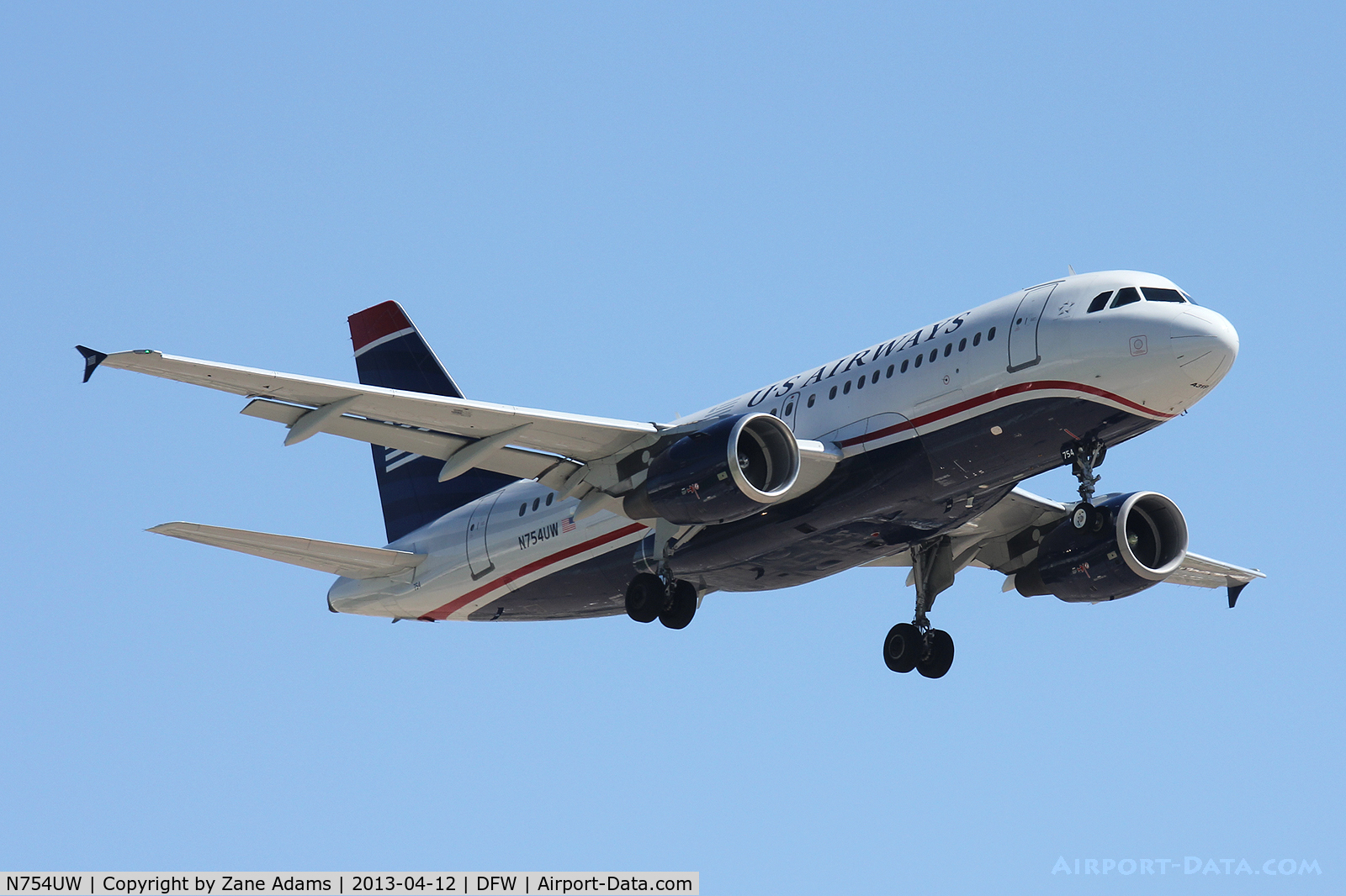 N754UW, 2000 Airbus A319-112 C/N 1328, US Airways landing at DFW Airport