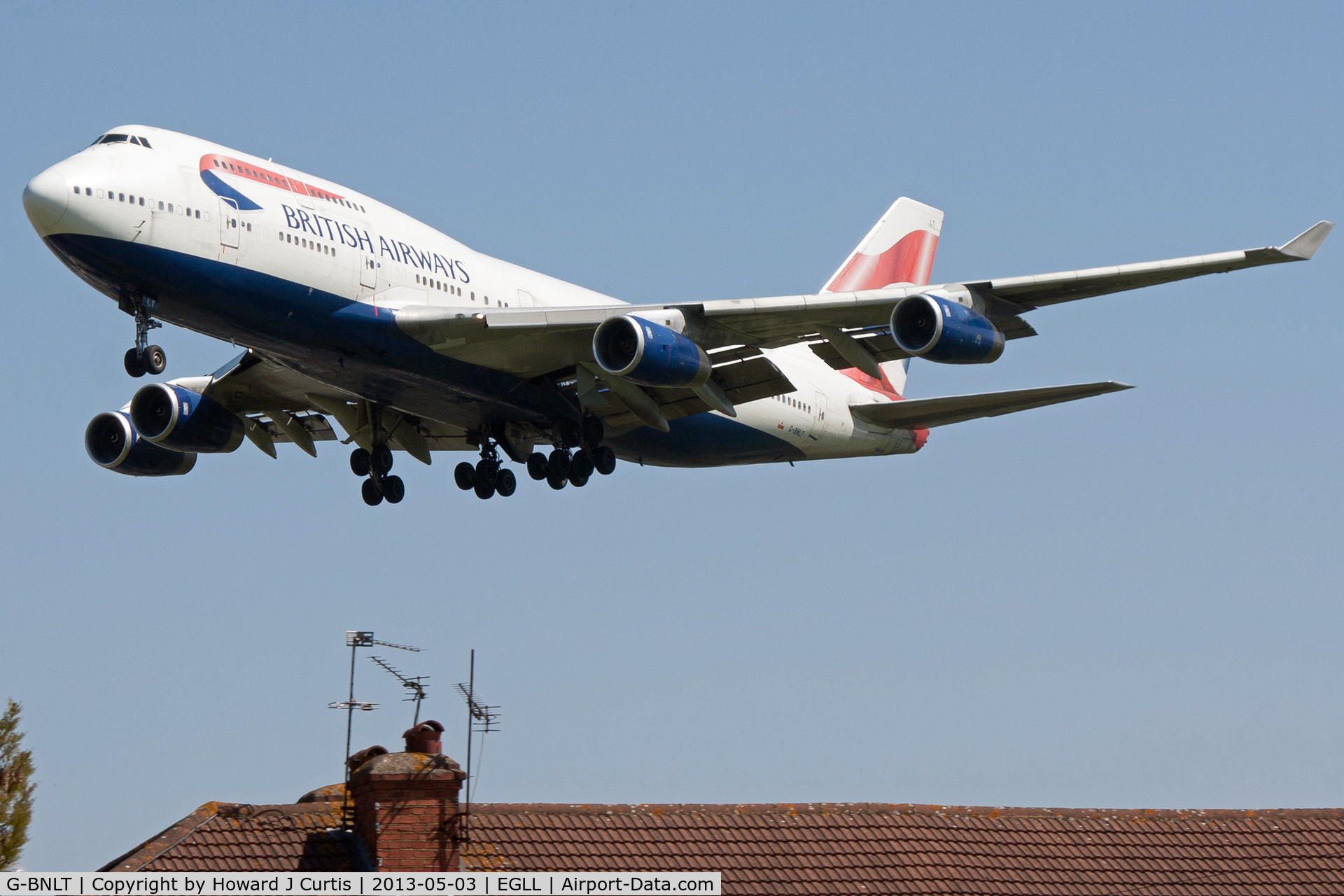 G-BNLT, 1991 Boeing 747-436 C/N 24630, British Airways, on approach to runway 27L, coming over Mrytle Avenue.