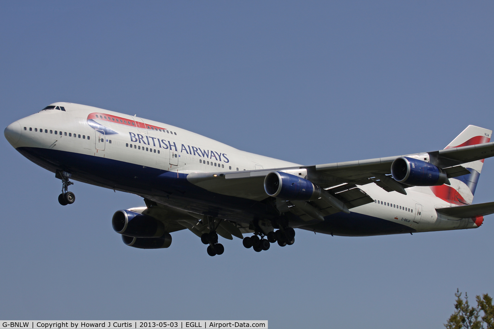 G-BNLW, 1992 Boeing 747-436 C/N 25432, British Airways, on approach to runway 27L.