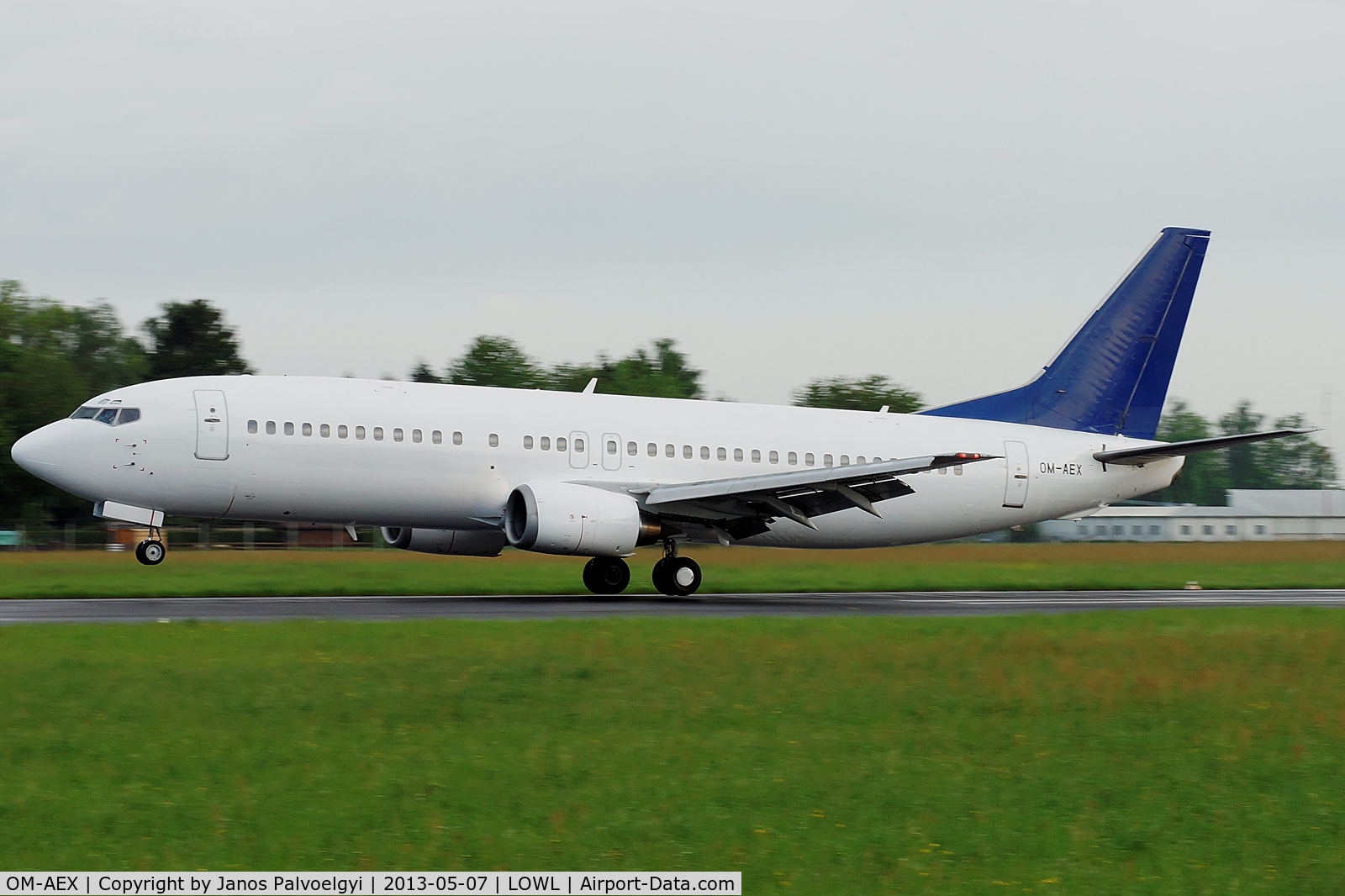 OM-AEX, 1992 Boeing 737-4Y0 C/N 25178, Air Explore Boeing B737-4Y0 landing in LOWL/LNZ