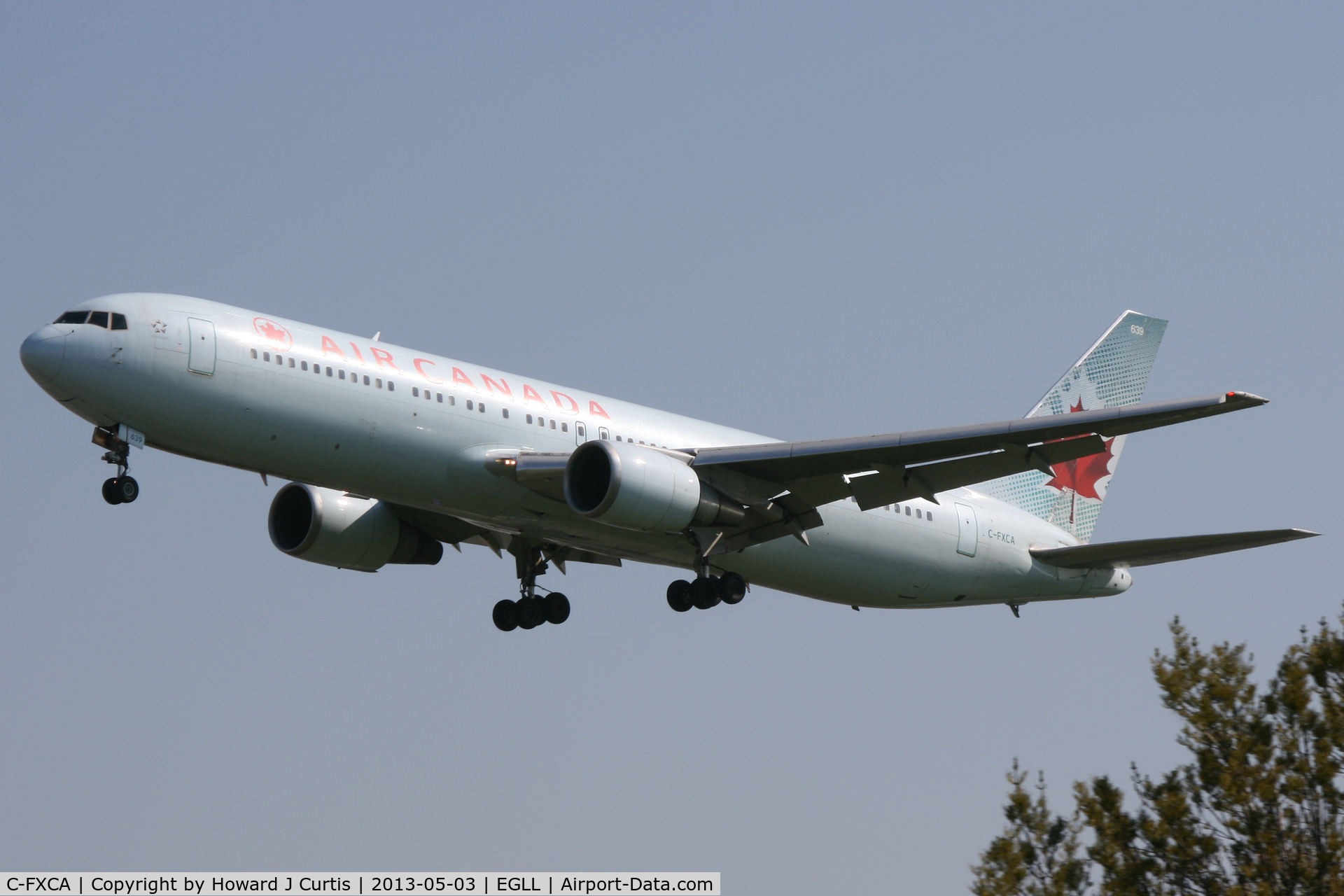 C-FXCA, 1990 Boeing 767-375/ER C/N 24574, Air Canada, on approach to runway 27L.