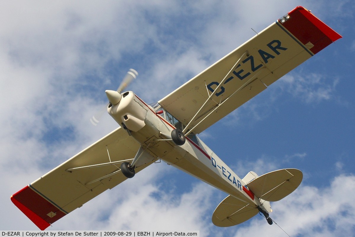 D-EZAR, Christen A-1 Husky C/N 1235, On take-off towing a glider.