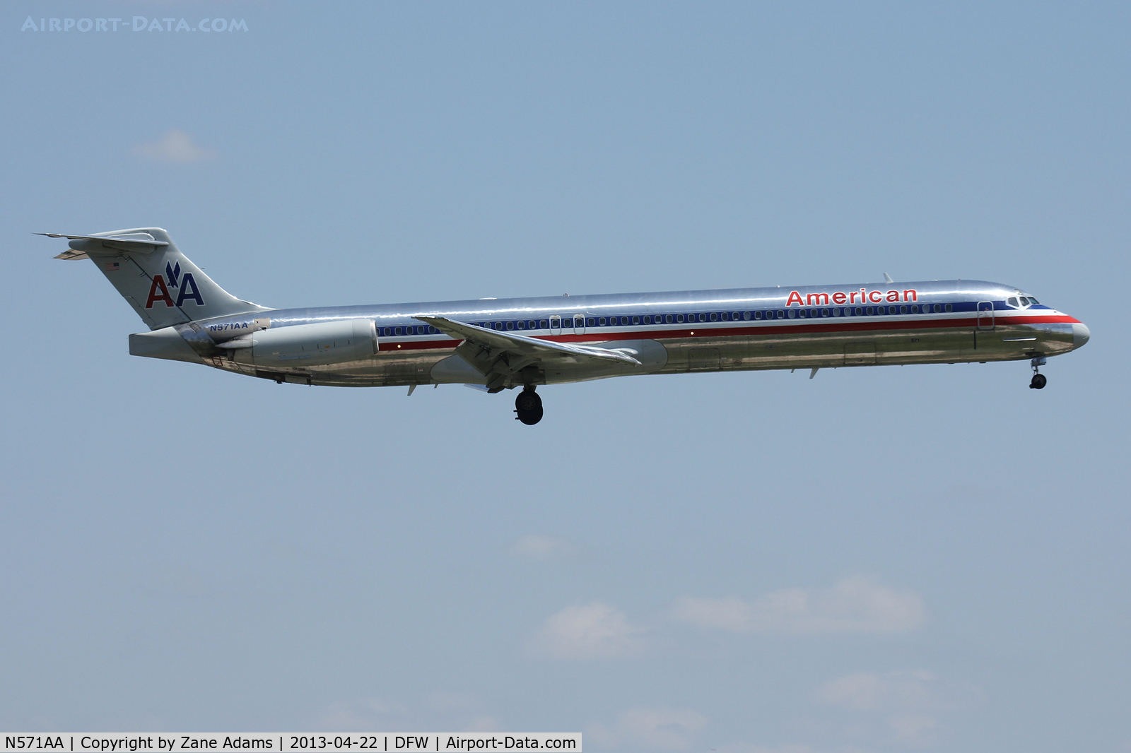 N571AA, 1987 McDonnell Douglas MD-83 (DC-9-83) C/N 49353, American Airlines at DFW Airport
