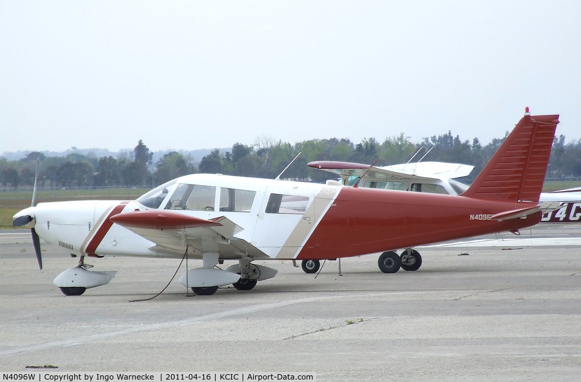 N4096W, 1967 Piper PA-32-300 Cherokee Six C/N 32-40159, Piper PA-32-300 Cherokee Six at Chico municipal airport