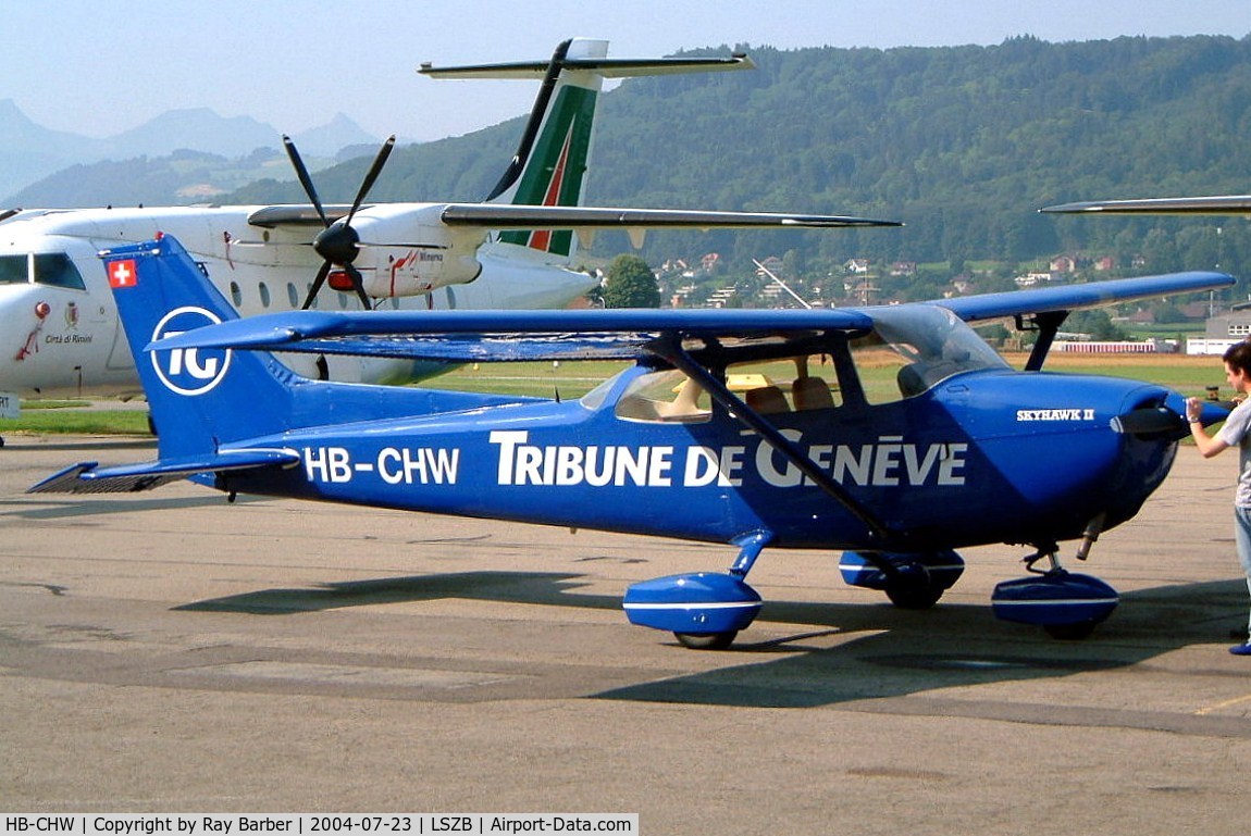 HB-CHW, 1983 Reims F172P C/N 2208, R/Cessna F.172 Skyhawk [2208] Bern-Belp~HB 23/07/2004