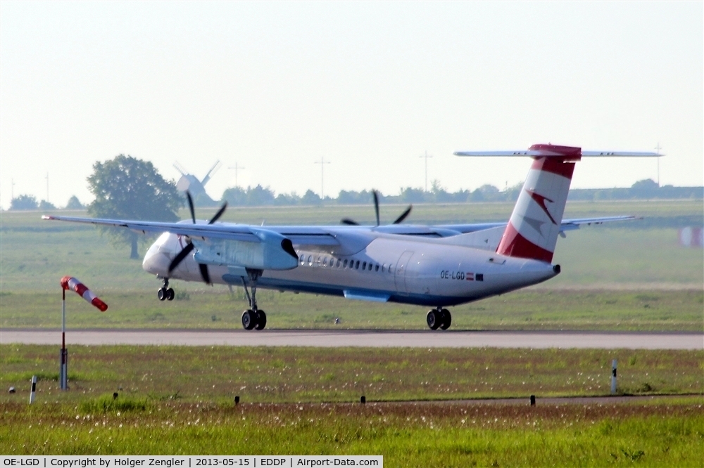 OE-LGD, 2000 De Havilland Canada DHC-8-402Q Dash 8 C/N 4027, Arrival of dayli VIE morning link....