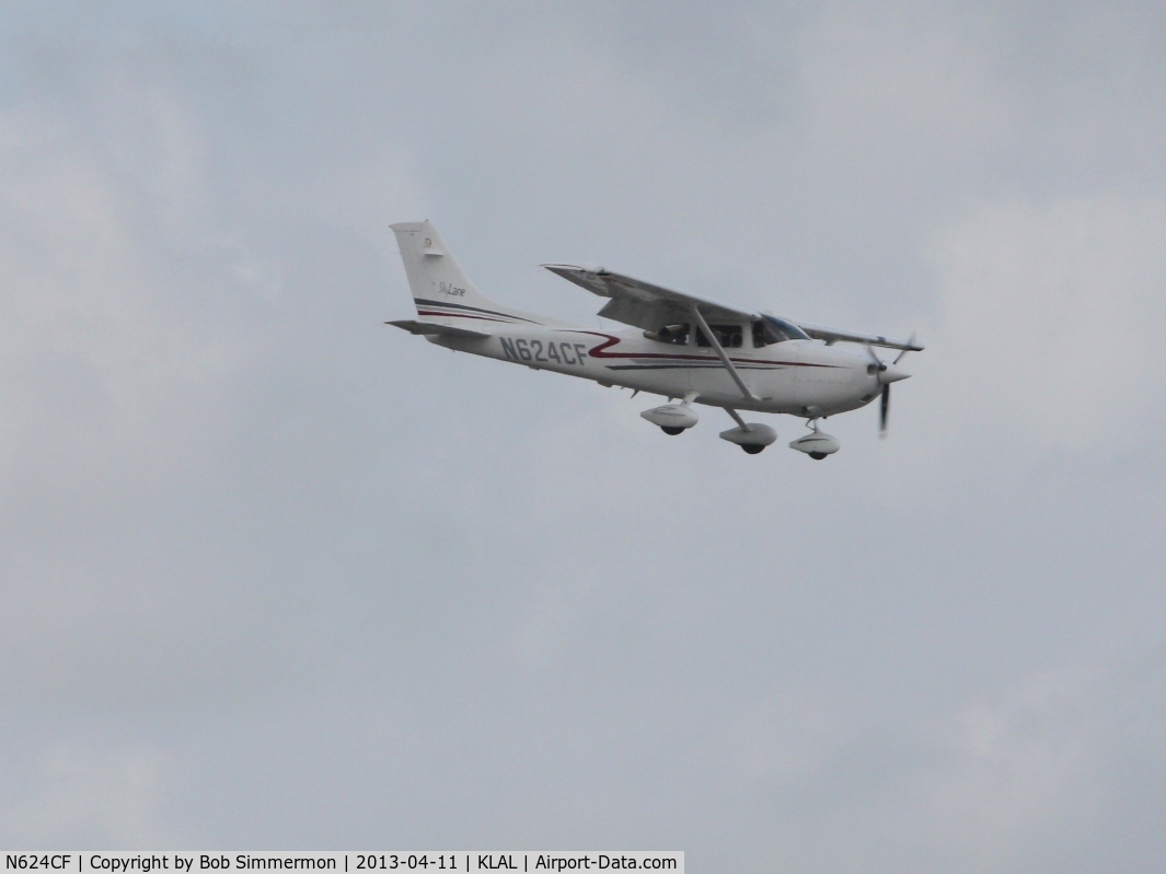 N624CF, Cessna 182T Skylane C/N 18281059, Arriving at Lakeland, FL during Sun N Fun 2013