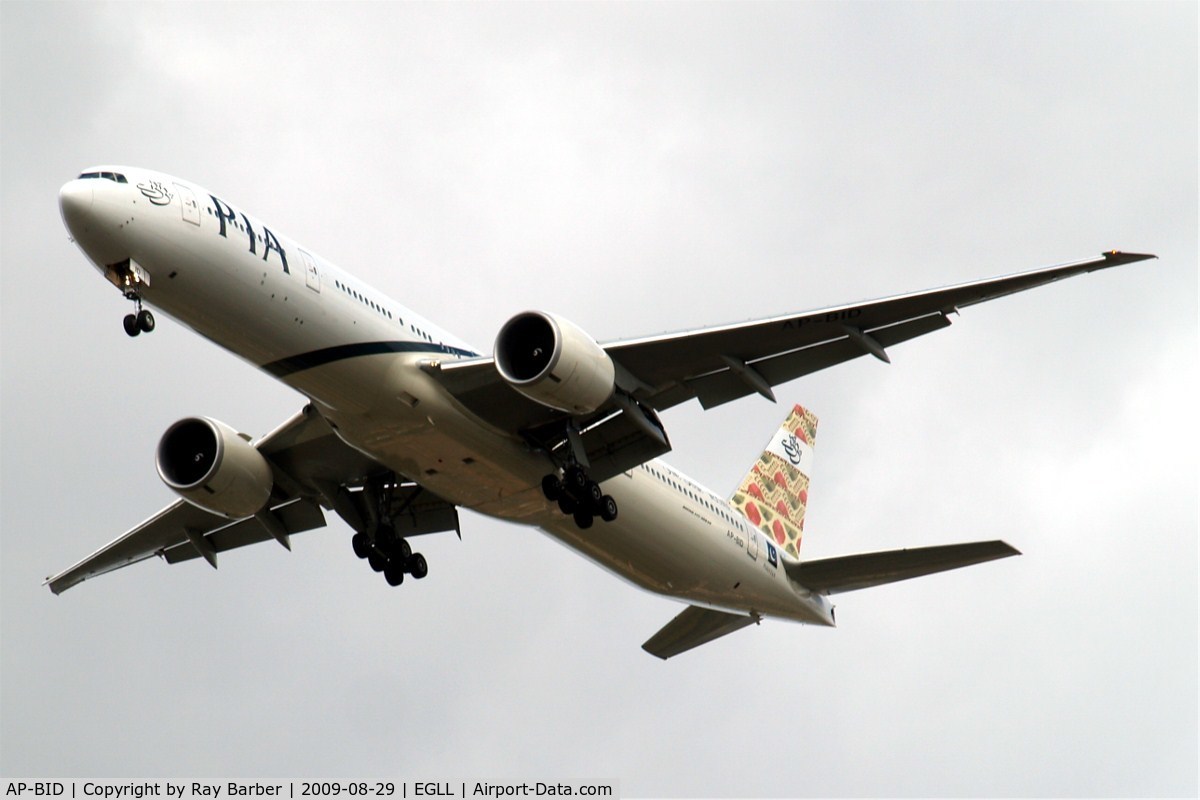 AP-BID, 2008 Boeing 777-340/ER C/N 33780, Boeing 777-340ER [33780] (Pakistan Intrtnational Airlines) Home~G 29/08/2009