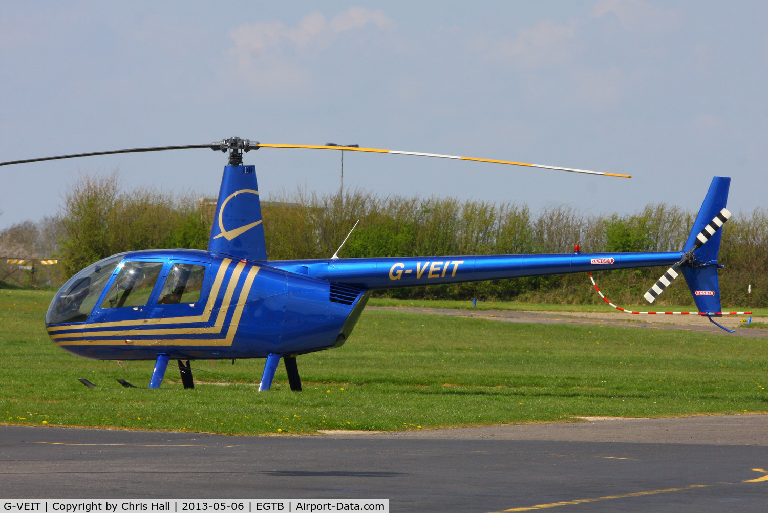 G-VEIT, 2003 Robinson R44  Raven II C/N 10091, Field Marshall Helicopters Ltd