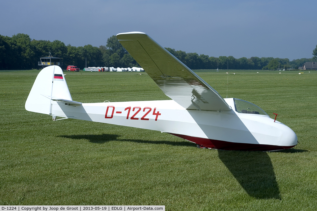 D-1224, Scheibe L-Spatz 55 C/N 531, classic glider design.