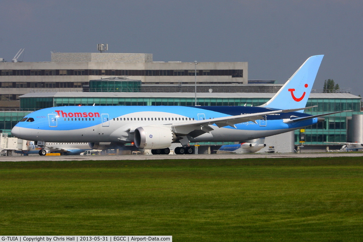 G-TUIA, 2013 Boeing 787-8 Dreamliner C/N 34422, Thomson's 1st Boeing 787 G-TUIA arriving at Manchester on its delivery flight