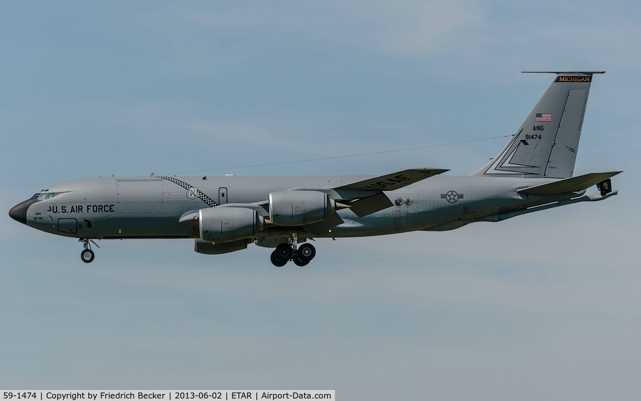 59-1474, 1959 Boeing KC-135T Stratotanker C/N 17962, on final RW26