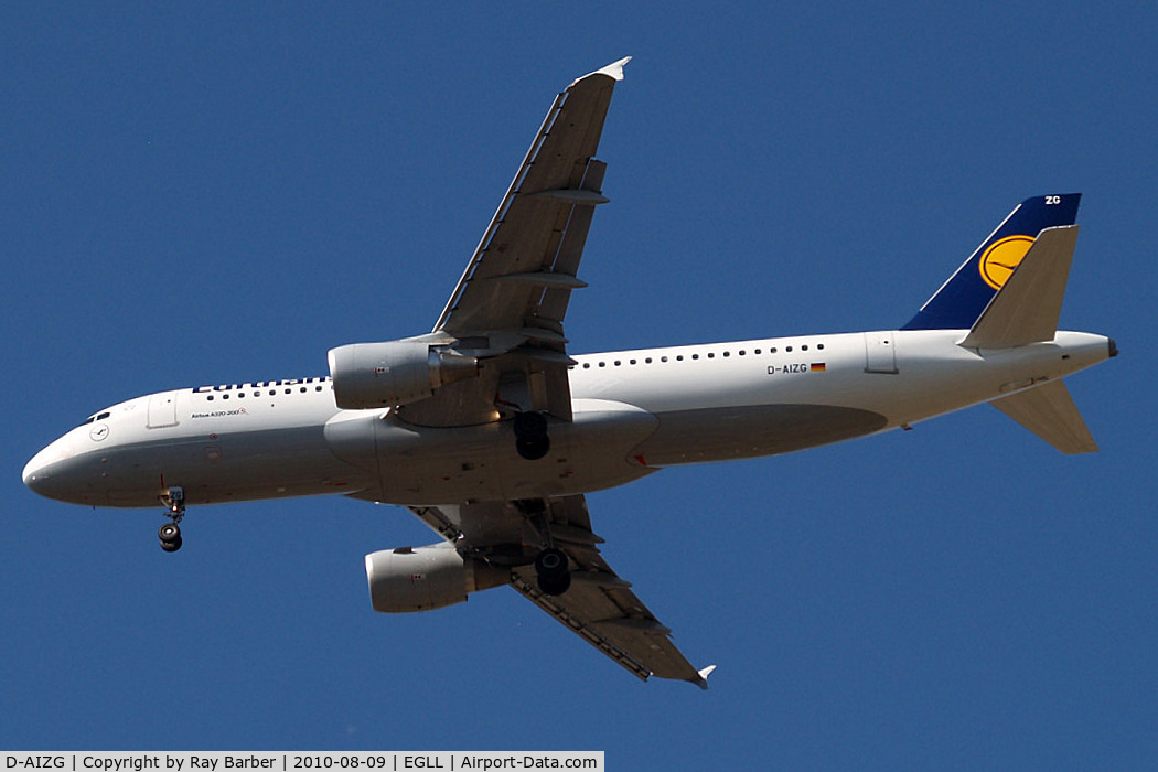 D-AIZG, 2010 Airbus A320-214 C/N 4324, Airbus A320-214 [4324] (Lufthansa) Home~G 09/08/2010. On approach 27R.
