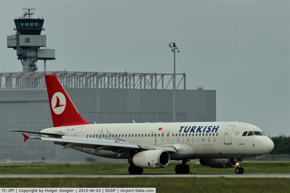 TC-JPF, 2006 Airbus A320-232 C/N 2984, Roll out on rwy 26R....