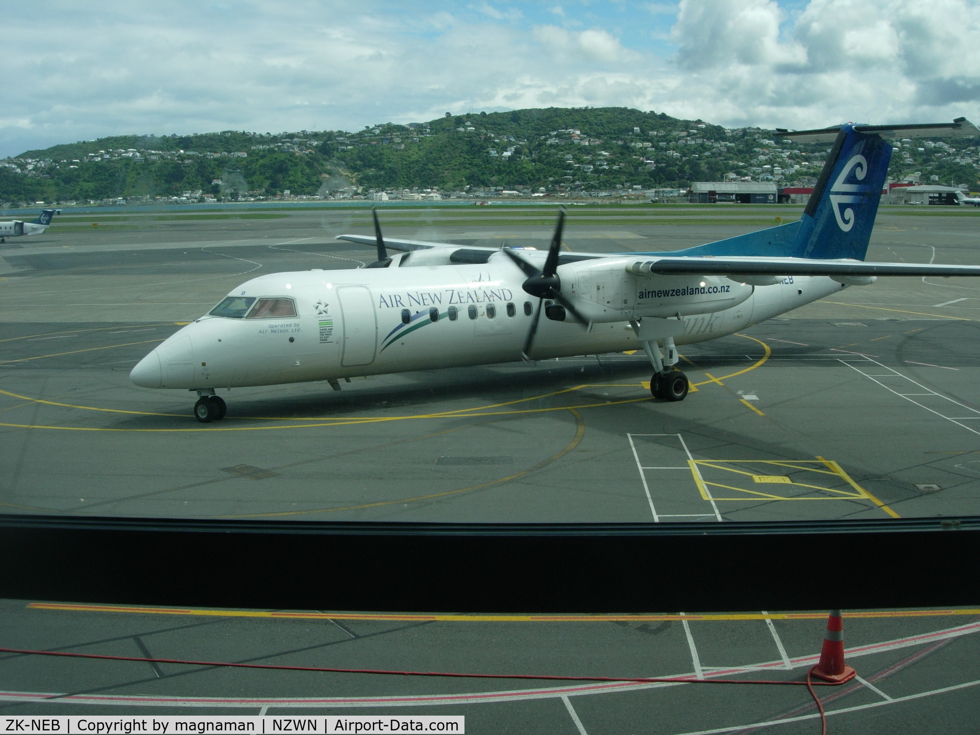 ZK-NEB, 2005 De Havilland Canada DHC-8-311 Dash 8 C/N 615, taxying in to stand