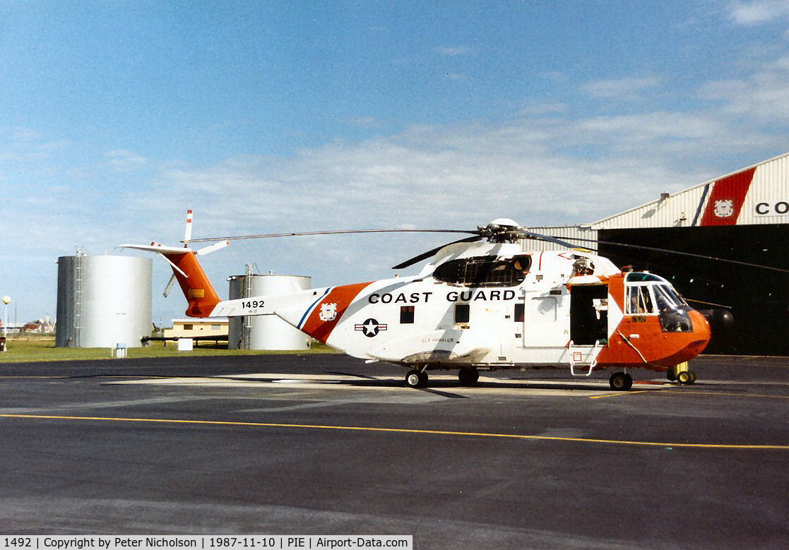 1492, Sikorsky HH-3F Pelican C/N 61669, Another view of this HH-3F Pelican at the United States Coast Guard Station at Clearwater in November 1987.