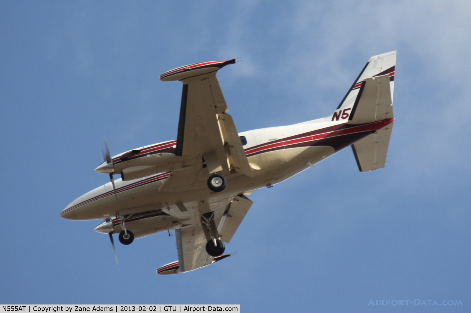 N555AT, 1981 Piper PA-31T1 C/N 31T-8104054, Landing at Georgetown Muni