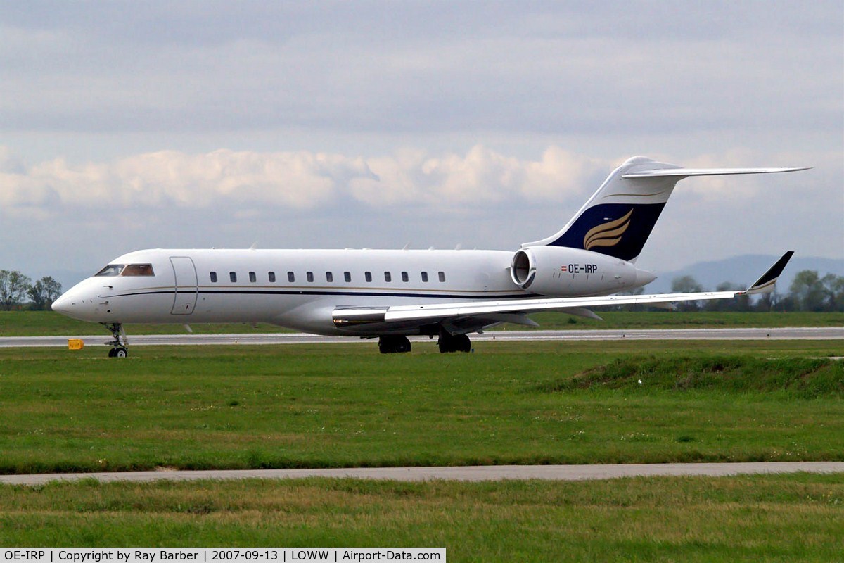 OE-IRP, 2001 Bombardier BD-700-1A10 Global Express XRS C/N 9106, Bombardier BD-700-1A10 Global Express [9106] (Amira Air) Vienna-Schwechat~OE 13/09/2007