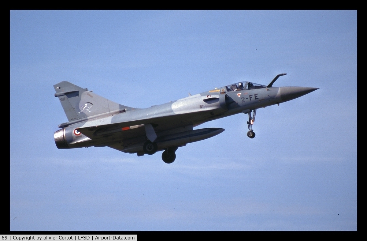 69, Dassault Mirage 2000-5F C/N 304, was used by the EC 2/2 