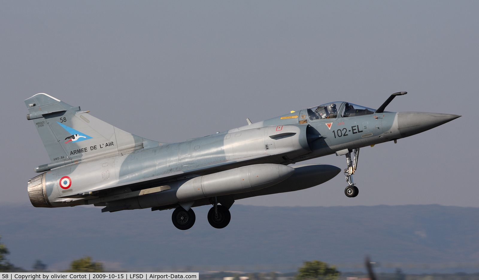 58, Dassault Mirage 2000-5F C/N 260, Landing at Dijon AB